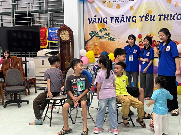 “Vầng Trăng Yêu Thương 2025” – Tết Trung thu ấm áp tình thân, lan tỏa yêu thương