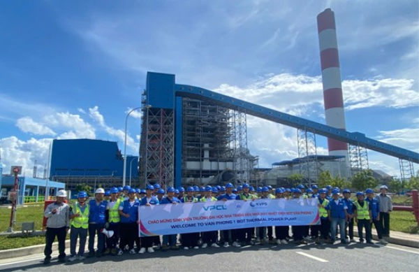 SINH VIÊN K67 THAM QUAN NHÀ MÁY NHIỆT ĐIỆN VÂN PHONG