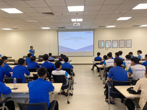 SINH VIÊN K67 THAM QUAN NHÀ MÁY NHIỆT ĐIỆN VÂN PHONG