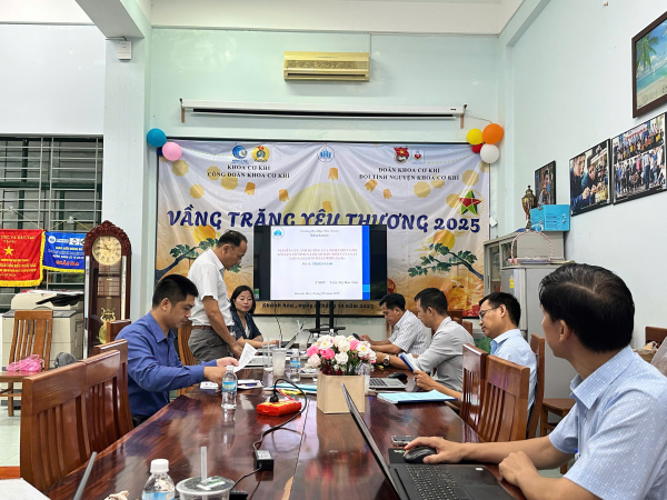 Khoa Cơ khí tổ chức nghiệm thu hai đề tài Nghiên cứu khoa học cấp Trường đợt 2 năm 2025