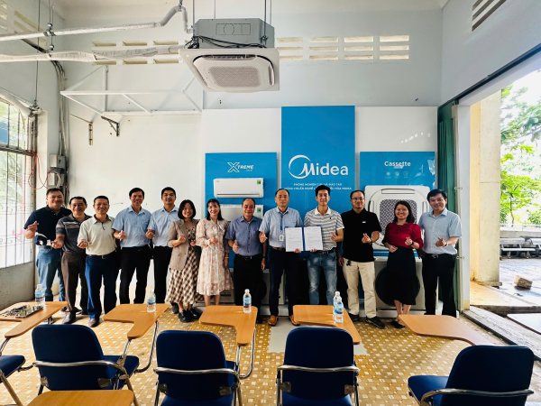 🌟 Khoa Cơ khí tiếp nhận tài trợ máy điều hòa không khí và trang thiết bị từ Công ty Midea Việt Nam