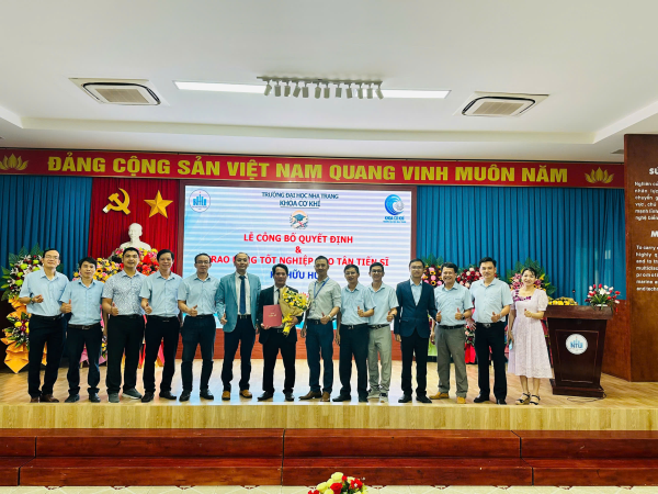 KHOA CƠ KHÍ TỔ CHỨC CÔNG BỐ QUYẾT ĐỊNH VÀ TRAO BẰNG TIẾN SĨ CHO NCS HỒ HỮU HUY