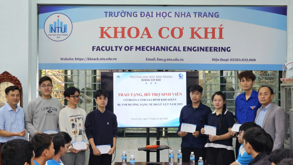 🌱 Khoa Cơ khí trao tặng, hỗ trợ sinh viên có hoàn cảnh khó khăn do lũ lụt năm 2025