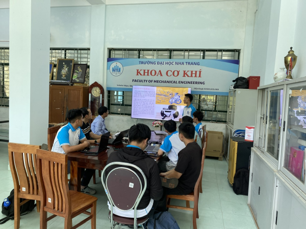 KHOA CƠ KHÍ TỔ CHỨC PHIÊN ĐÁNH GIÁ Ý TƯỞNG NGHIÊN CỨU KHOA HỌC SINH VIÊN NĂM 2026