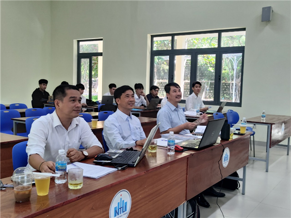 TỔ CHỨC HỘI ĐỒNG ĐÁNH GIÁ ĐỒ ÁN TỐT NGHIỆP ĐẠI HỌC CHO SINH VIÊN KHÓA 60 NĂM 2022