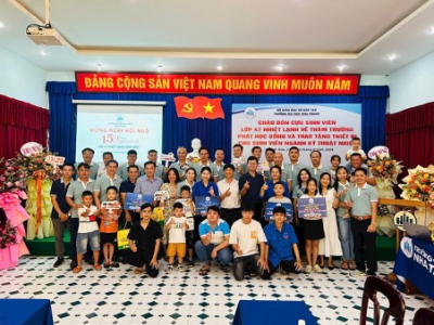 CỰU SINH VIÊN LỚP 47 NHIỆT LẠNH VỀ THĂM TRƯỜNG, TRAO TẶNG HỌC BỔNG VÀ THIẾT BỊ CHO SINH VIÊN NGÀNH KỸ THUẬT NHIỆT