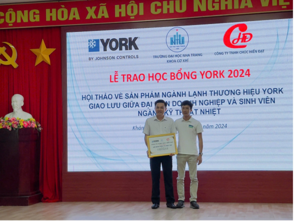 LẾ TRAO HỌC BỔNG YORK VÀ GIAO LƯU VỚI DOANH NGHIỆP