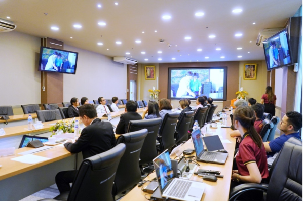 KHOA CƠ KHÍ THĂM VÀ LÀM VIỆC TẠI TRƯỜNG ĐẠI HỌC CÔNG NGHỆ RAJAMANGALA ISAN, THÁI LAN